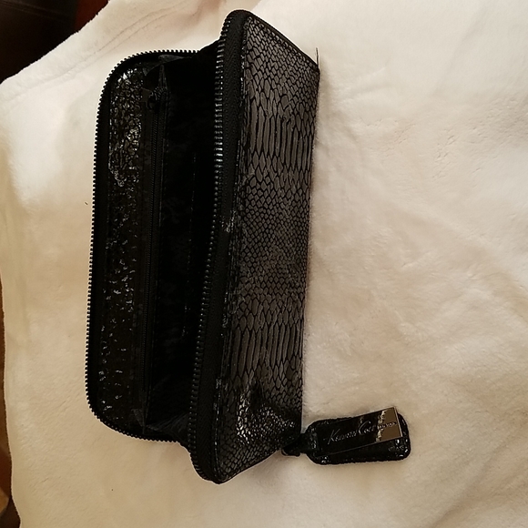 Kenneth Cole Wallet - Picture 5 of 5